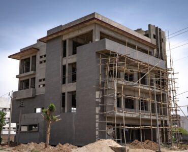 BUILDING CONTRACTOR